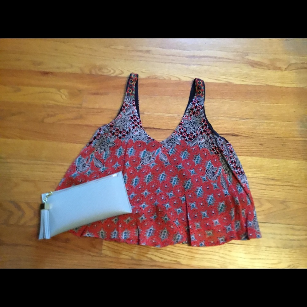 Adorable summer top.